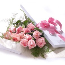 Κουτί με ρόζ τριαντάφυλλα