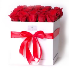  Red Roses Box