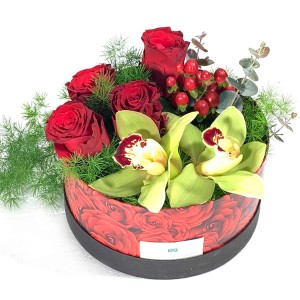  Romantic roses arrangement